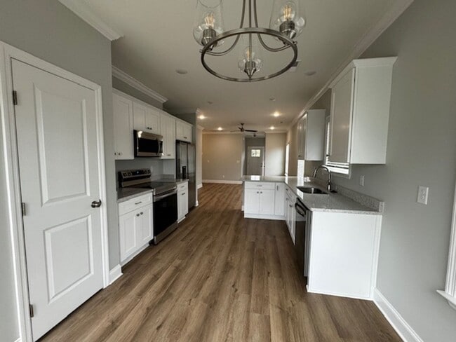 Building Photo - *COMING SOON* New 2 Bed 2 Bath townhouse