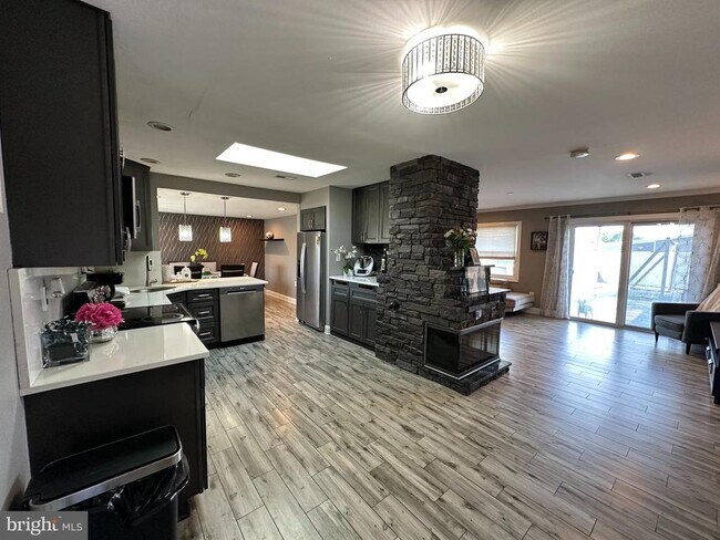 Foto del edificio - 31 Briaroot Ln
