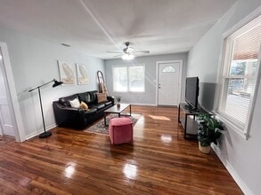 Building Photo - 217 Bamboo Dr