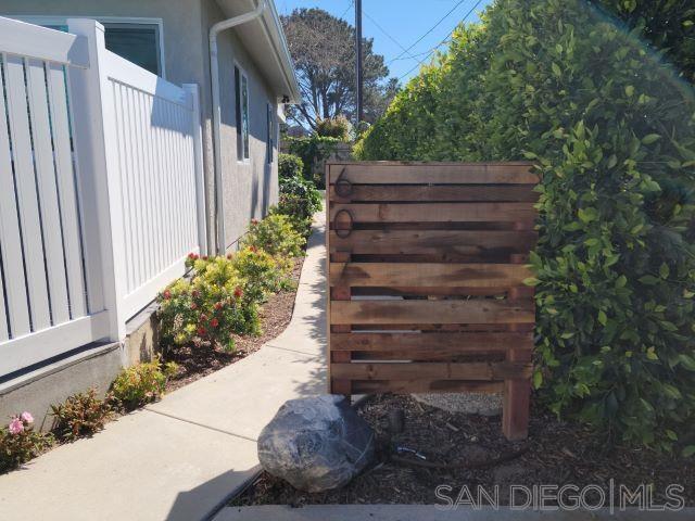 Building Photo - 607 Bonair Way