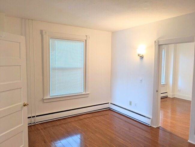 Building Photo - 612 E Morton St