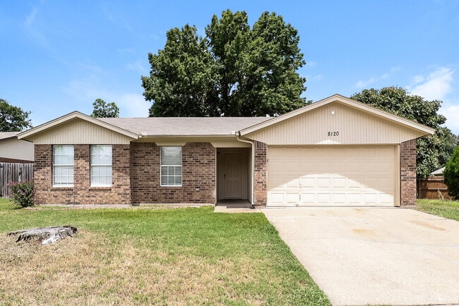 Building Photo - 8120 Camelot Rd
