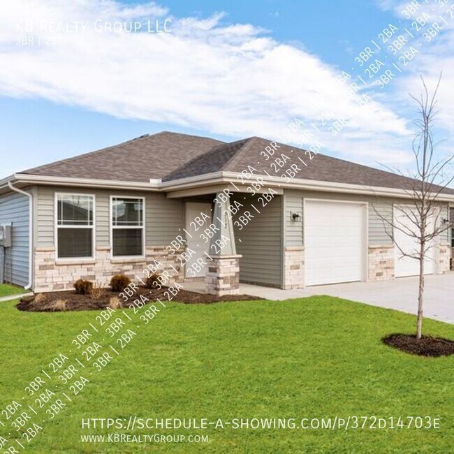 Foto del edificio - Newer 3 Bed Single Level Duplex in Blue Sp...