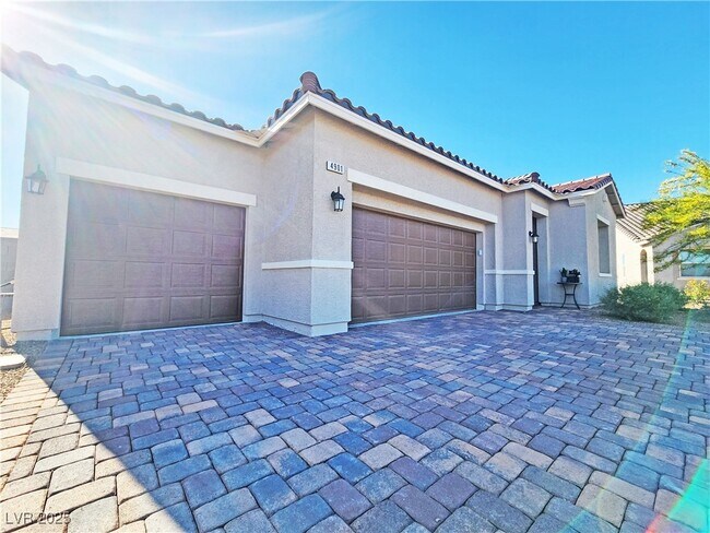 Foto del edificio - 4901 Fairwood Ct