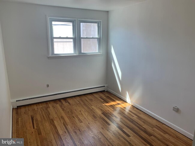 Building Photo - 409 Washington St