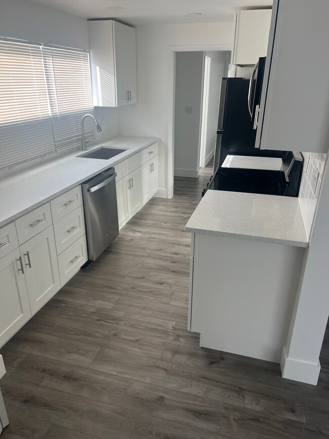 Photo - 5662 Parke Ave House