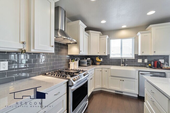Foto del edificio - 1439 Dunbar Ln