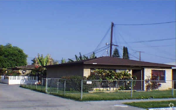 Foto principal - 16630-16634 Orizaba Ave