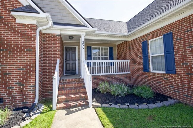 Building Photo - 355 Hogart St