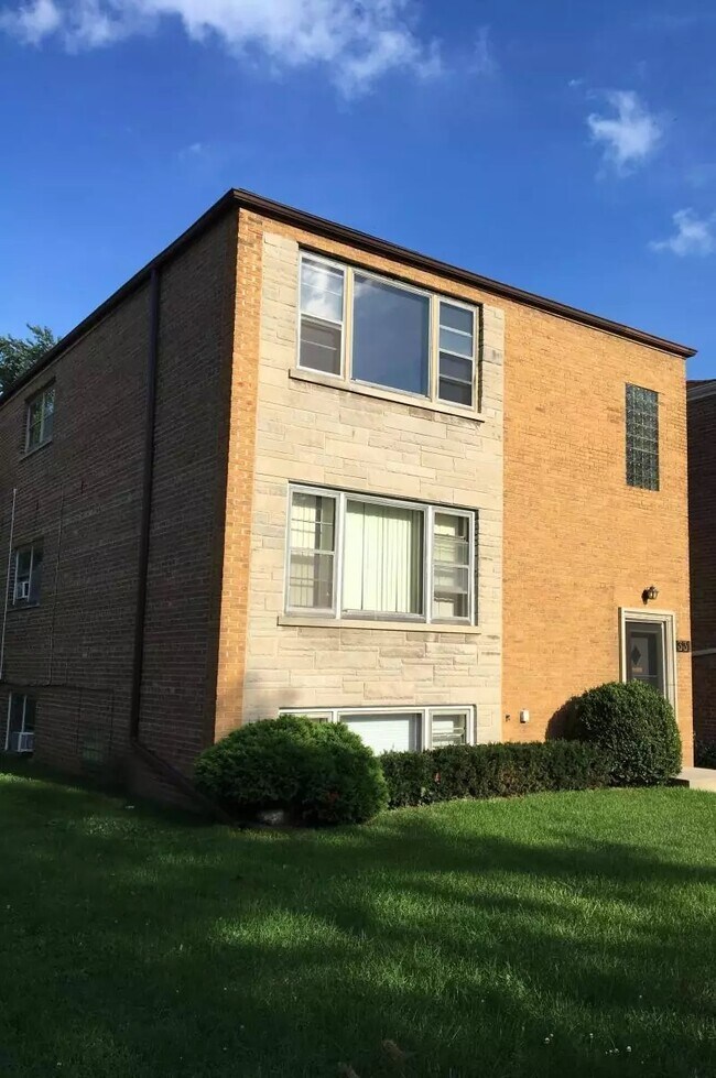 Outside view - 331 Custer Ave