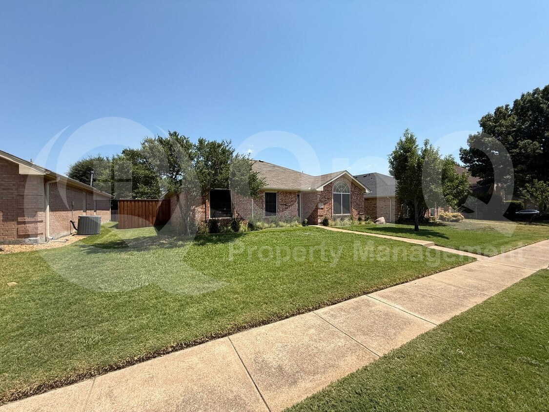 Foto principal - 8108 Bells St