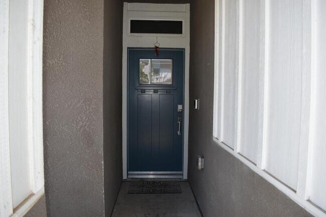 Building Photo - 2382 Explorador Dr