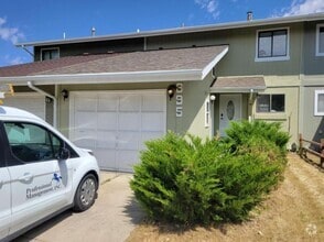 Building Photo - 395 Bohl Ave