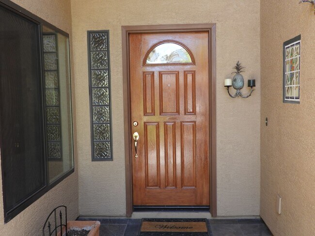 Foto del edificio - 4 Bedroom 2 Bath