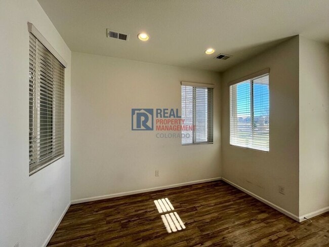 Foto del edificio - 23630 E 5th Pl