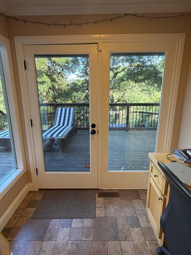 Building Photo - 125 Goodfellow Dr