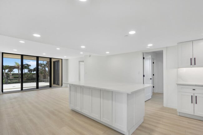 Building Photo - 200 Ocean Trail Way