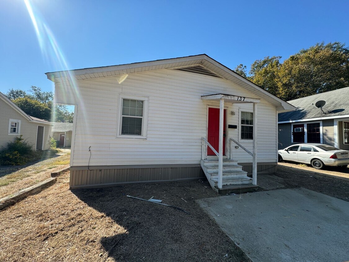 Primary Photo - Half off the first Full Months rent! Updat...