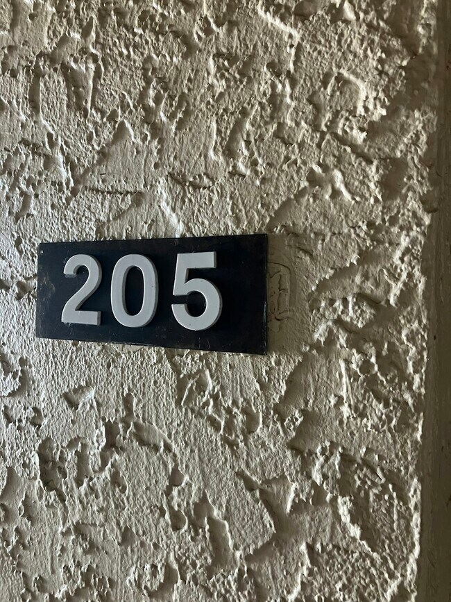 Foto del edificio - 2395 Harbor Blvd