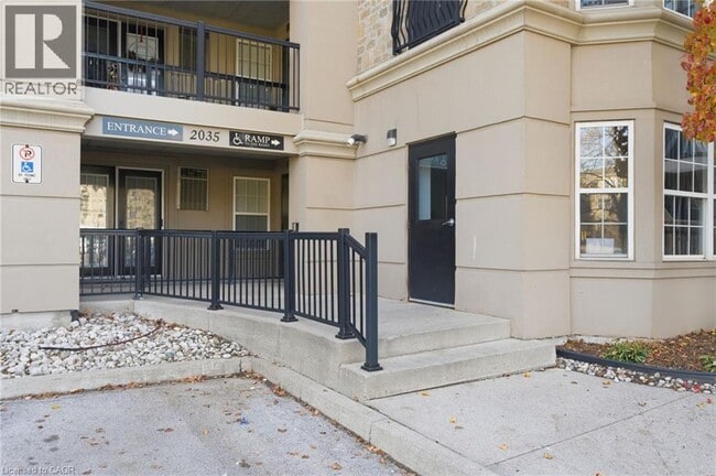 Building Photo - 2035 Appleby Line