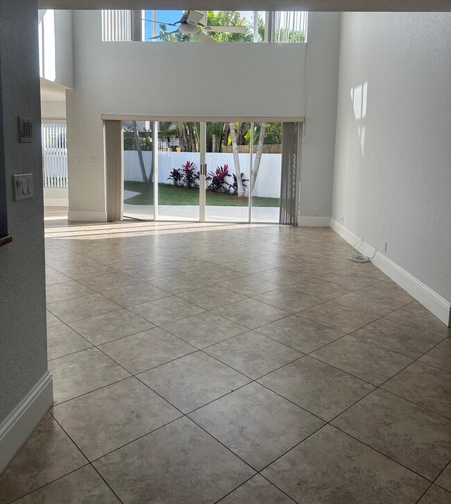 Building Photo - 10720 Bexley Blvd