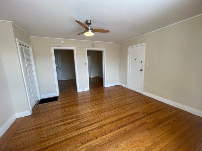 Building Photo - 86 Chenery St
