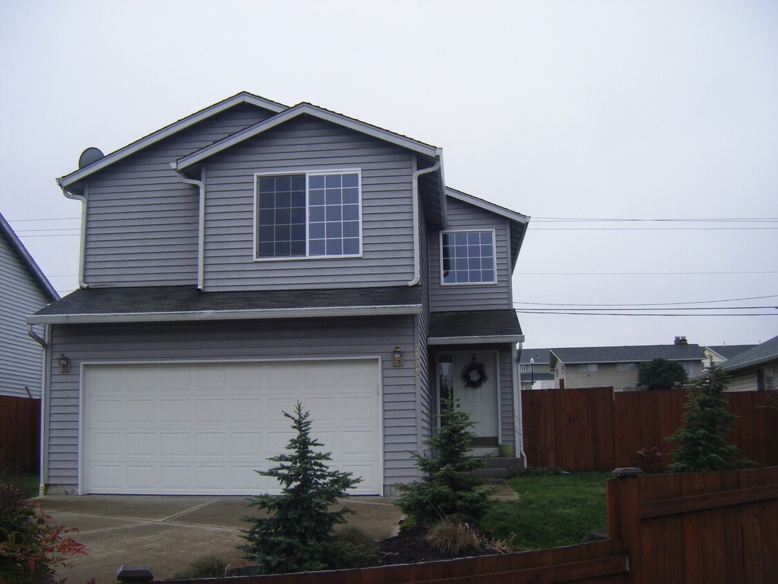 Foto del edificio - Spacious home in the Desirable Green Meado...