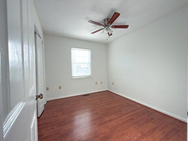 Building Photo - 722 16th St