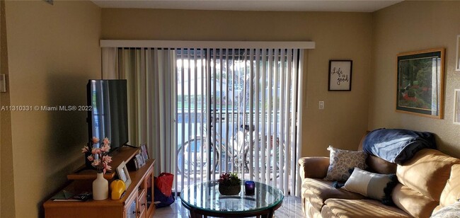 Foto del edificio - 7429 SW 152nd Ave