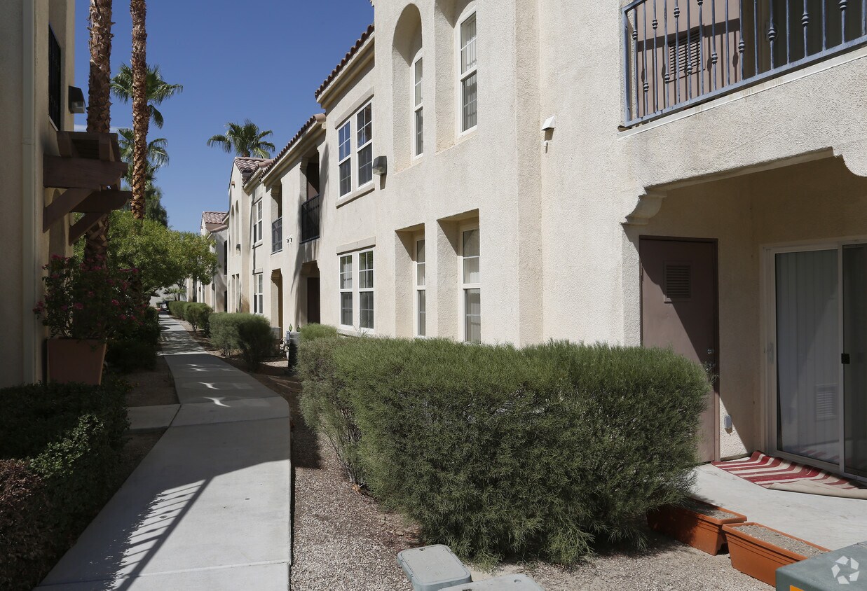 Silverhawk Apartments Apartments in La Quinta, CA Westside Rentals