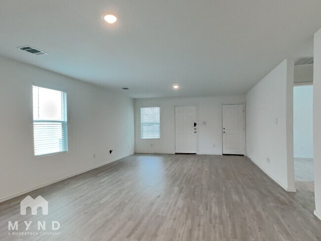 Foto del edificio - 9611 Littleton Grist