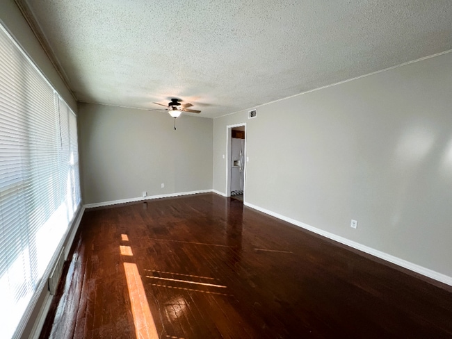 Building Photo - 1722 W Regal St