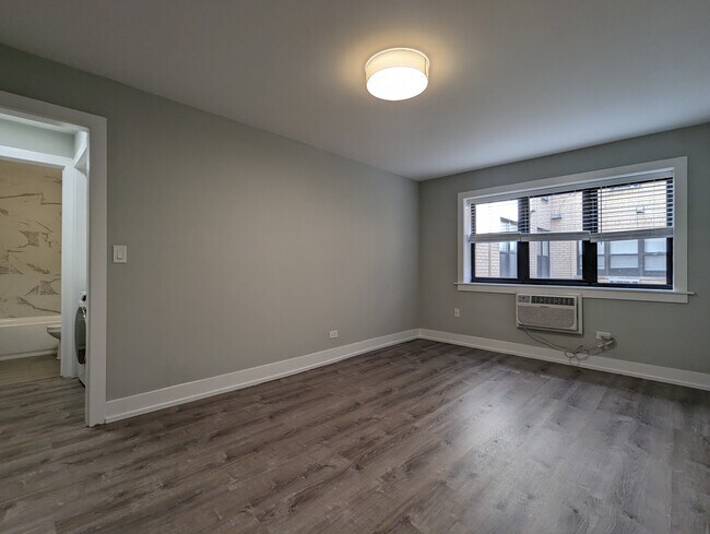 Foto del edificio - 454 W Barry Ave