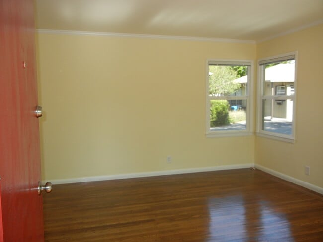 Building Photo - 937-939 15th Ave