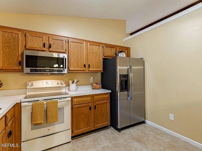 Foto del edificio - 8430 Winter Berry Rd