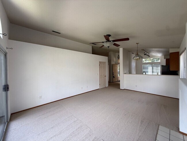 Foto del edificio - 6415 Shasta Creek Way
