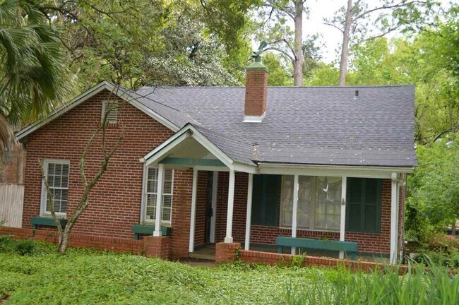Foto del edificio - 145 Belmont Rd