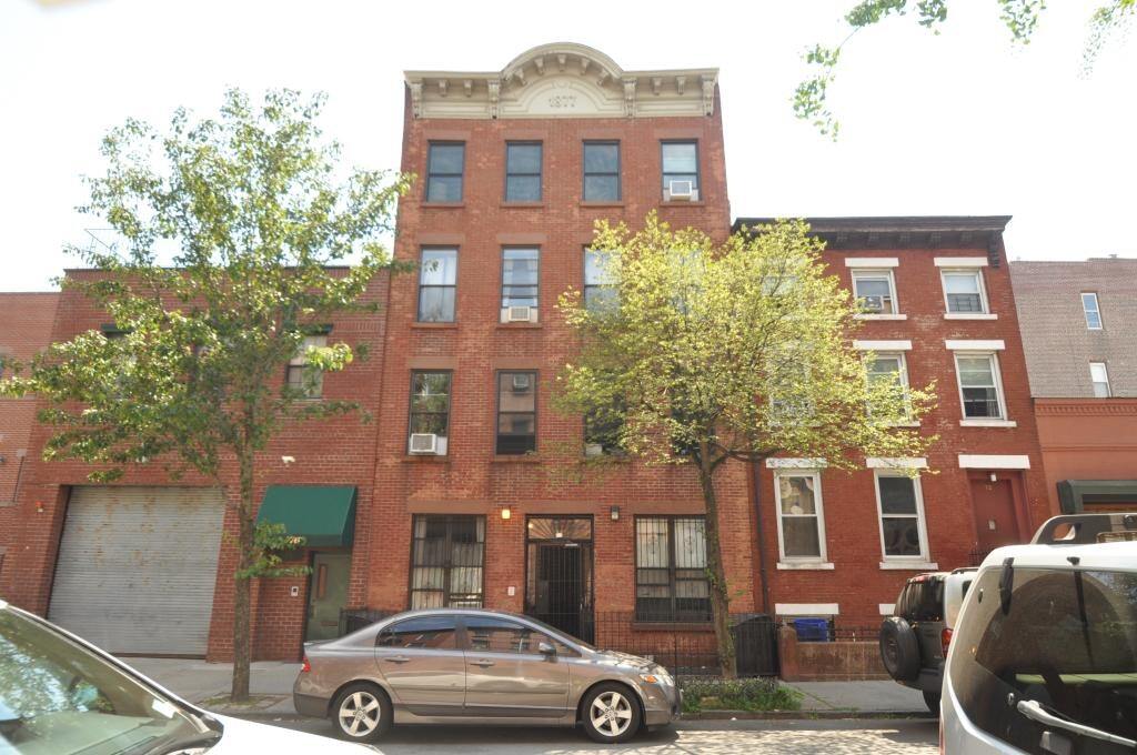 Primary Photo - NO FEE! Sweet One bedroom!