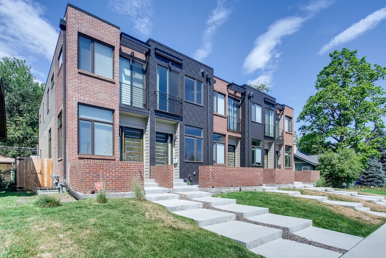 Foto principal - High Street Townhomes 3 bedroom unit with ...