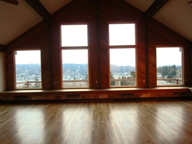 Building Photo - View Home in Downtown Gig Harbor