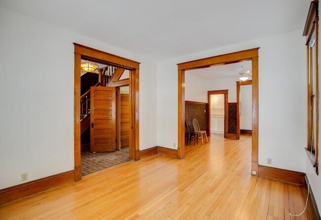 Foto del edificio - 807 Snelling Ave N