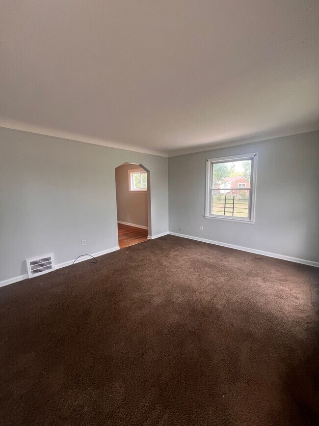 Foto del edificio - 17127-17135 Kelly Rd