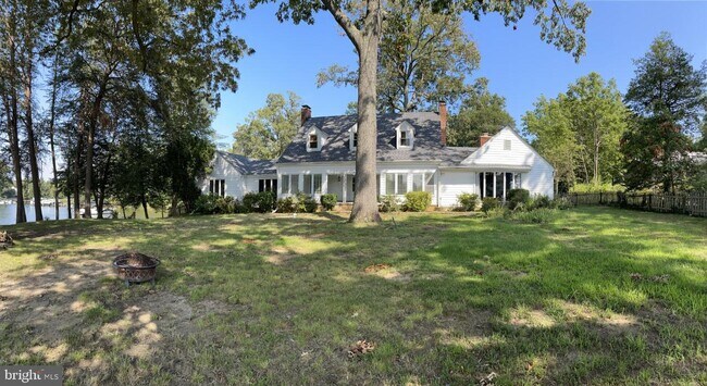 Foto del edificio - 2074 Maidstone Farm Rd