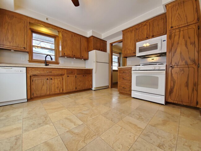 Foto del edificio - 1503 13th Ave NW
