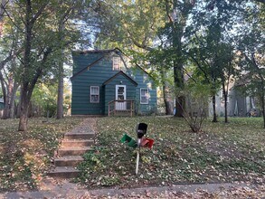 Building Photo - 224 Forest Ave