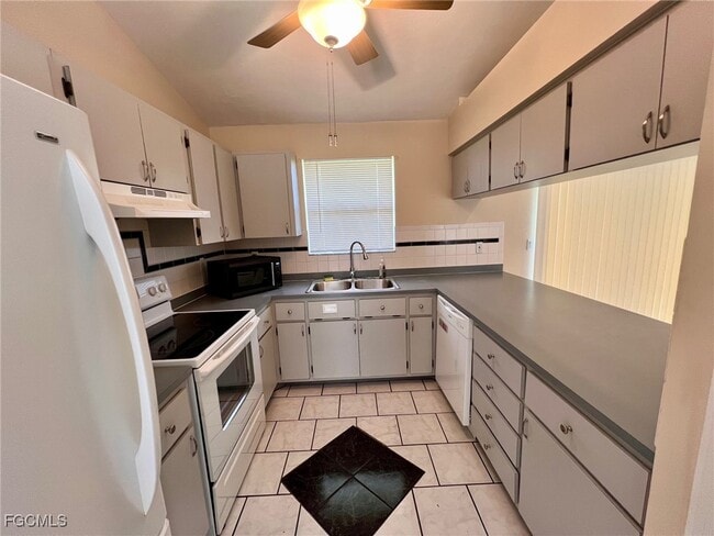 Building Photo - 621 SW 10th Pl