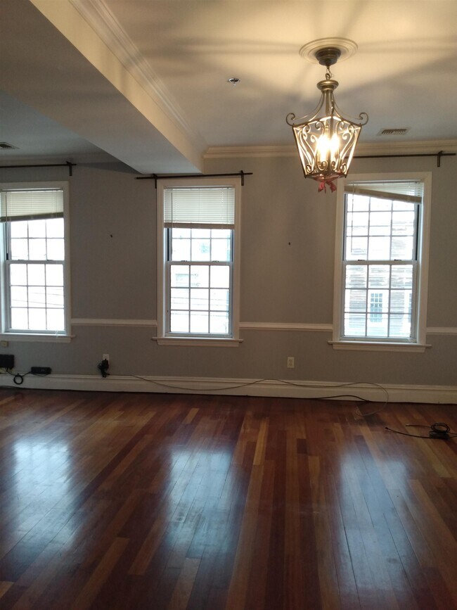 Building Photo - 205 Brunswick St