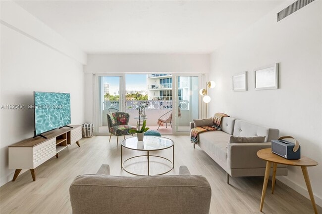 Building Photo - 9881 E Bay Harbor Dr