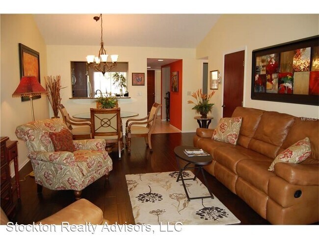 Building Photo - 2 br, 2 bath House - 1305 Pine Lake Dr Unit 5