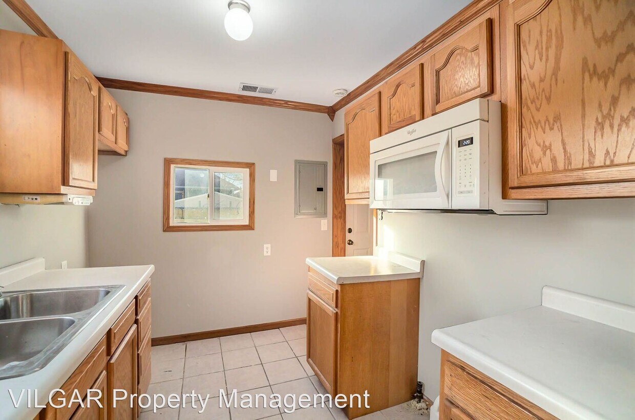 Primary Photo - 3 br, 1.5 bath House - 4218 Euclid